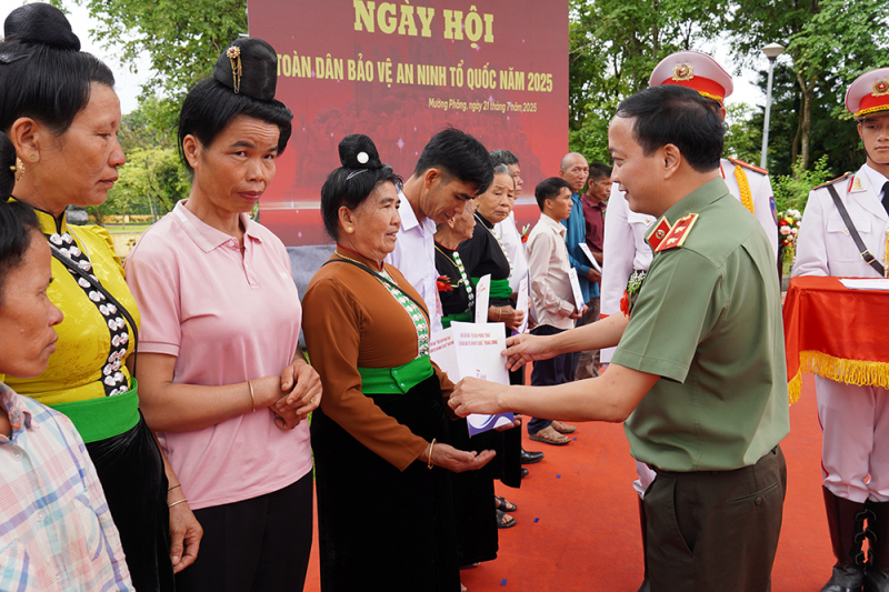 Phong trào Toàn dân bảo vệ ANTQ tỉnh Điện Biên có nhiều mới mẻ, đặc sắc, sáng tạo -2