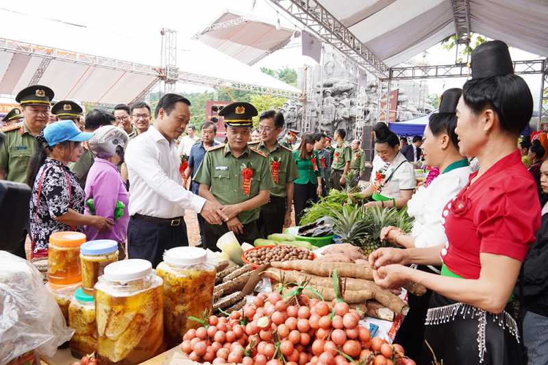 Phong trào Toàn dân bảo vệ ANTQ tỉnh Điện Biên có nhiều mới mẻ, đặc sắc, sáng tạo -1