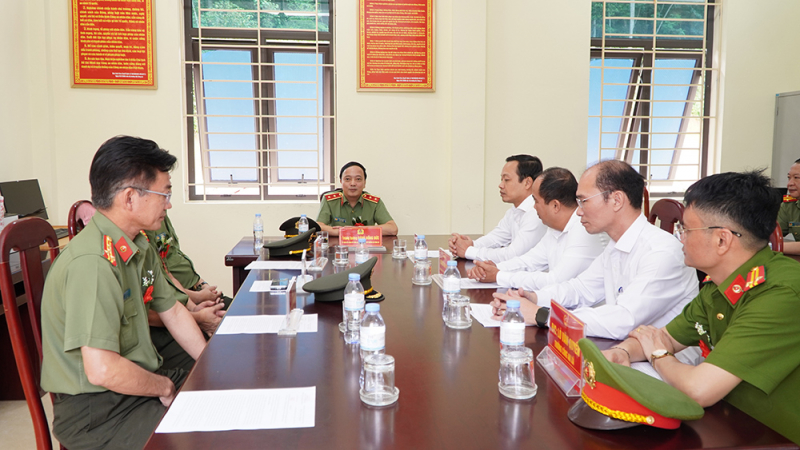 Phong trào Toàn dân bảo vệ ANTQ tỉnh Điện Biên có nhiều mới mẻ, đặc sắc, sáng tạo -0