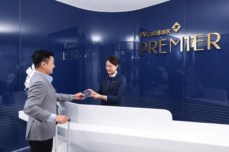 Tận hưởng đặc quyền lối đi ưu tiên tại phòng chờ PVcomBank Premier Lounge -0