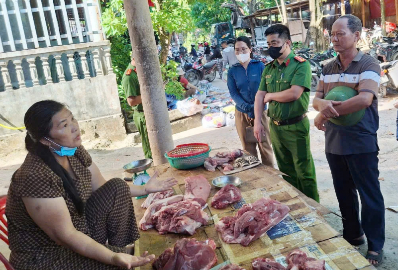 Công an vào cuộc vụ vứt heo bệnh xuống sông suối gây ô nhiễm mô trường -0