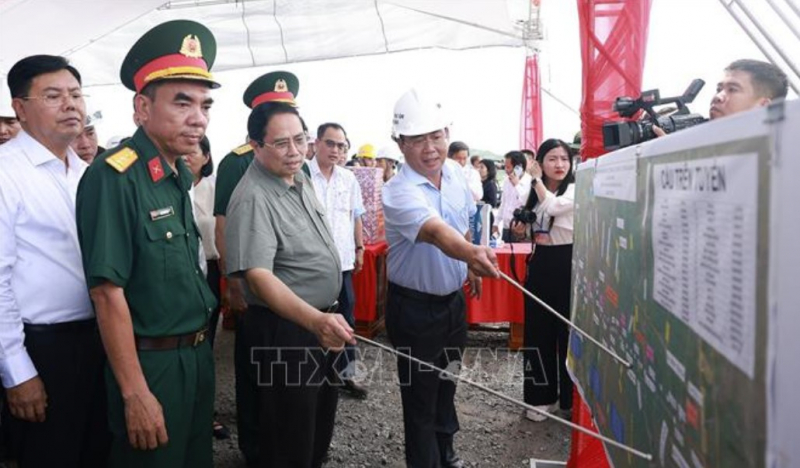 Thủ tướng Phạm Minh Chính kiểm tra, đôn đốc thi công các dự án cao tốc tại Đồng bằng sông Cửu Long -0