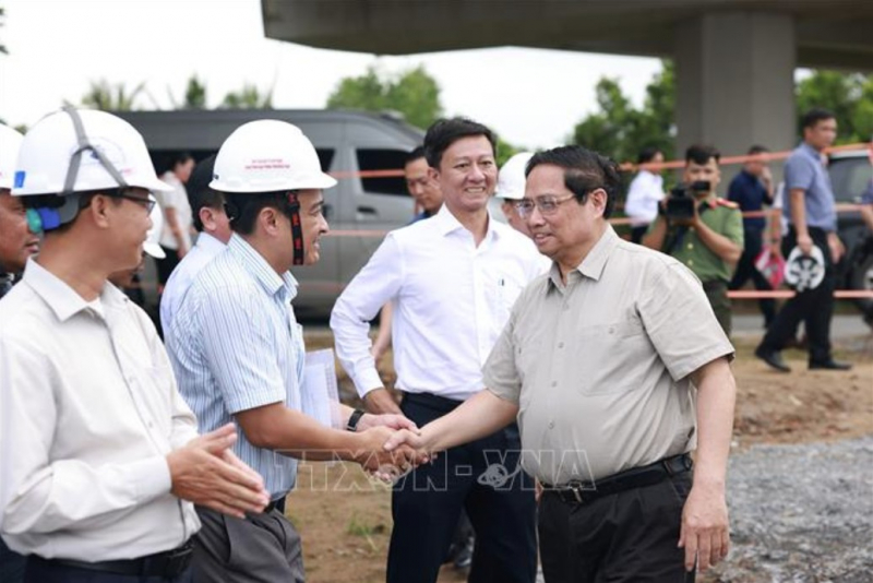 Thủ tướng Phạm Minh Chính kiểm tra, đôn đốc thi công các dự án cao tốc tại Đồng bằng sông Cửu Long -0