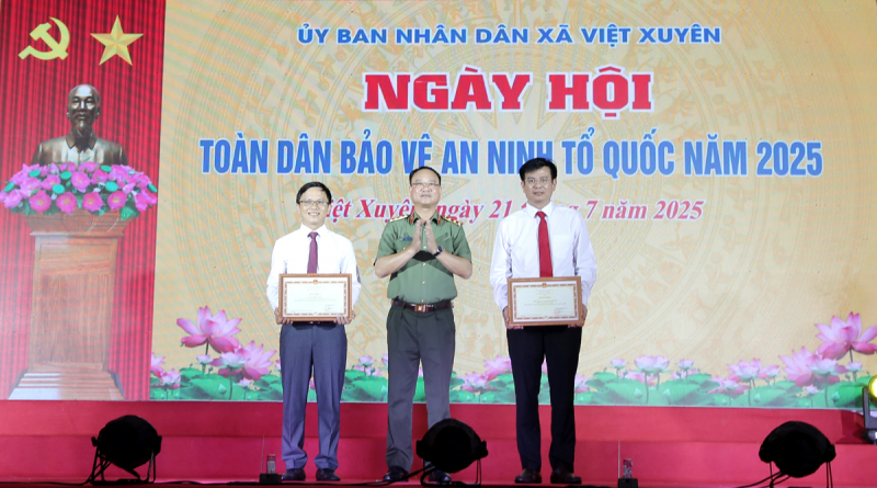 Thứ trưởng Phạm Thế Tùng dự ngày hội toàn dân bảo vệ ANTQ tại Hà Tĩnh -0