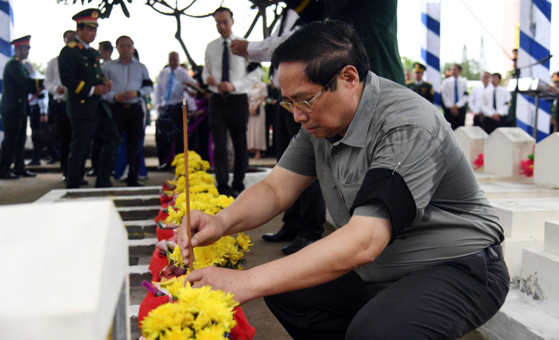 Thủ tướng Chính phủ Phạm Minh Chính dự lễ truy điệu, an táng hài cốt Liệt sĩ tại An Giang -0