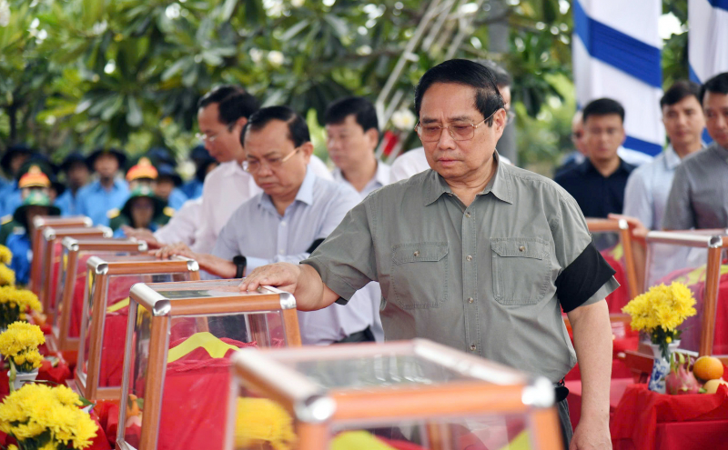 Thủ tướng Chính phủ Phạm Minh Chính dự lễ truy điệu, an táng hài cốt Liệt sĩ tại An Giang -1