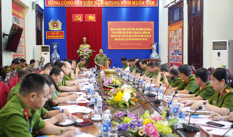 Thứ trưởng Lê Văn Tuyến kiểm tra công tác đặc xá năm 2025 tại tỉnh Thái Nguyên -0