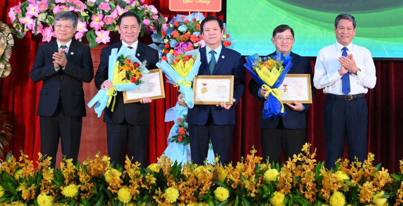 VRG lan tỏa phong trào thi đua yêu nước bằng hành động thiết thực -0