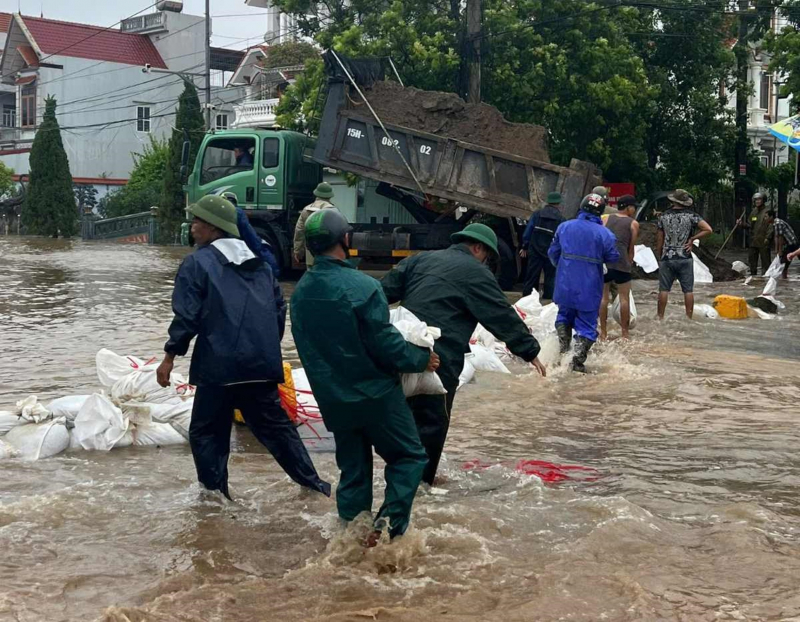 Khẩn trương khắc phục hậu quả vỡ đê ở Hải Phòng -0