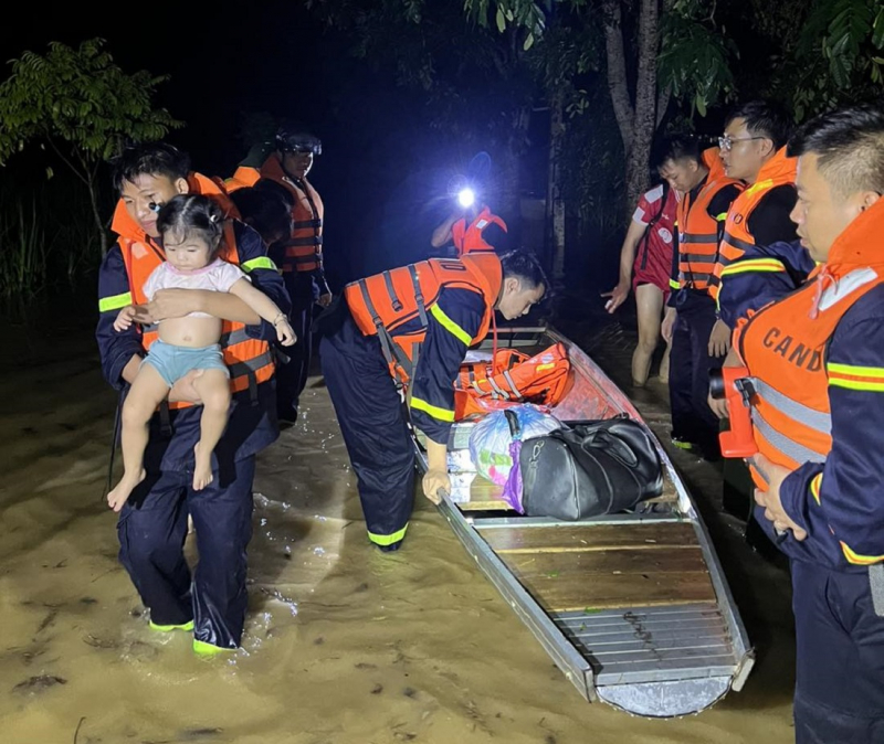 Lãnh đạo Công an tỉnh Nghệ An kiểm tra công tác phòng, chống và khắc phục hậu quả bão số 3 -0