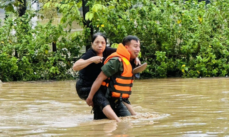 Lãnh đạo Công an tỉnh Nghệ An kiểm tra công tác phòng, chống và khắc phục hậu quả bão số 3 -0