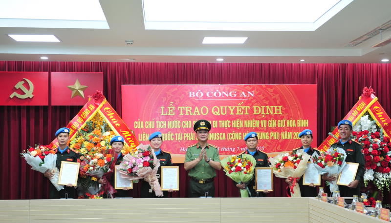 6 sĩ quan CAND thực hiện nhiệm vụ gìn giữ hòa bình tại Phái bộ MINUSCA -0