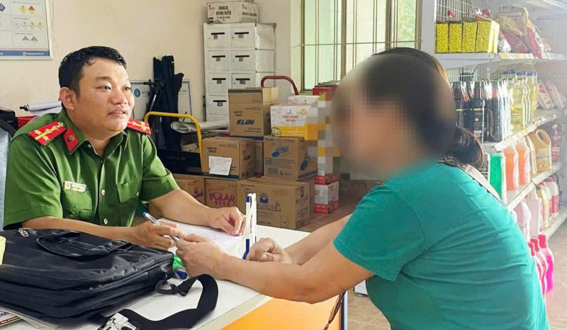 Kịp thời ngăn chặn người phụ nữ chuyển tiền để nhận quà của “Việt kiều Mỹ” -0