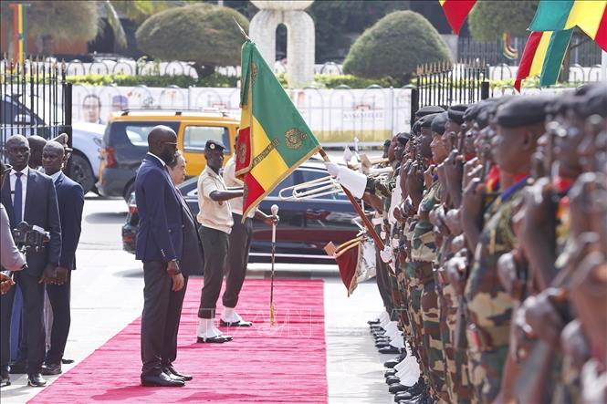 Lễ đón trọng thể Chủ tịch Quốc hội Trần Thanh Mẫn thăm chính thức Senegal -1