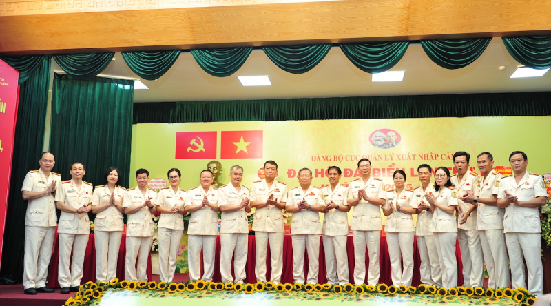 Chủ động tham gia đóng góp tích cực vào quá trình mở cửa, hội nhập quốc tế -0