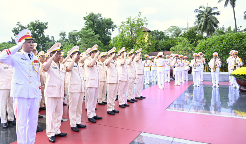 Lãnh đạo Đảng, Nhà nước viếng Chủ tịch Hồ Chí Minh và các Anh hùng liệt sĩ -0