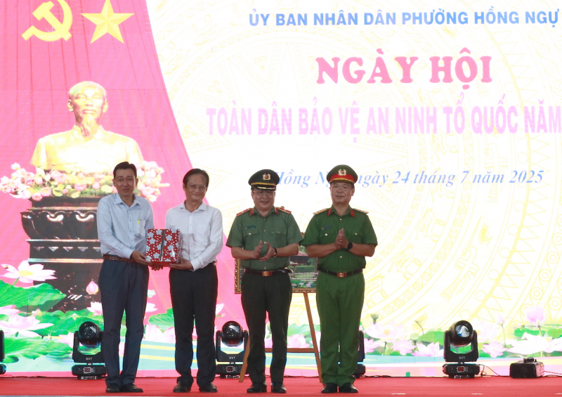 Đồng Tháp: Đẩy mạnh phong trào toàn dân bảo vệ An ninh Tổ quốc trong thực hiện chính quyền địa phương hai cấp -0