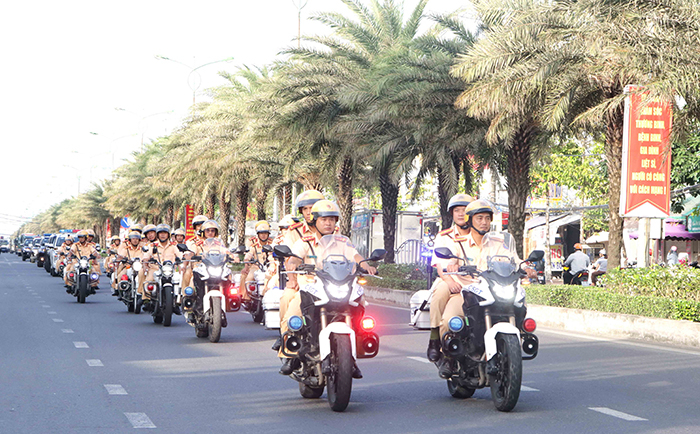 Công an tỉnh Cà Mau giữ vững ANTT, bảo vệ cuộc sống bình yên của nhân dân -2