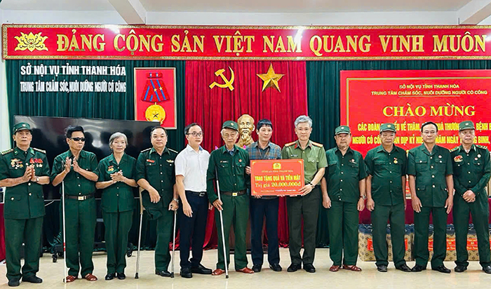 Công an tỉnh Thanh Hóa tri ân người có công nhân dịp 27/7 -0