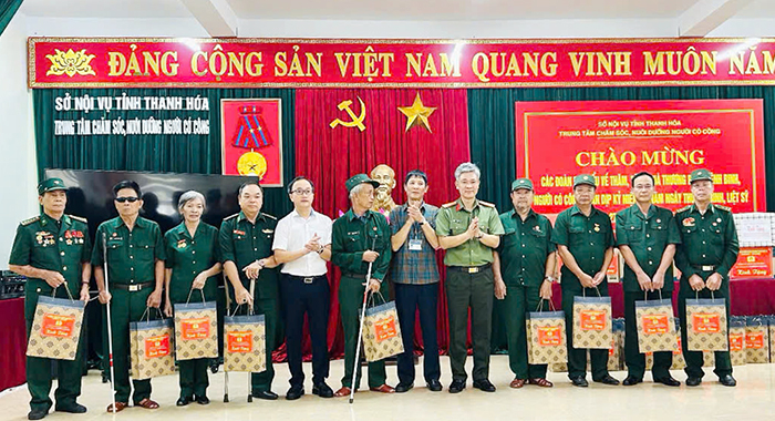 Công an tỉnh Thanh Hóa tri ân người có công nhân dịp 27/7 -1