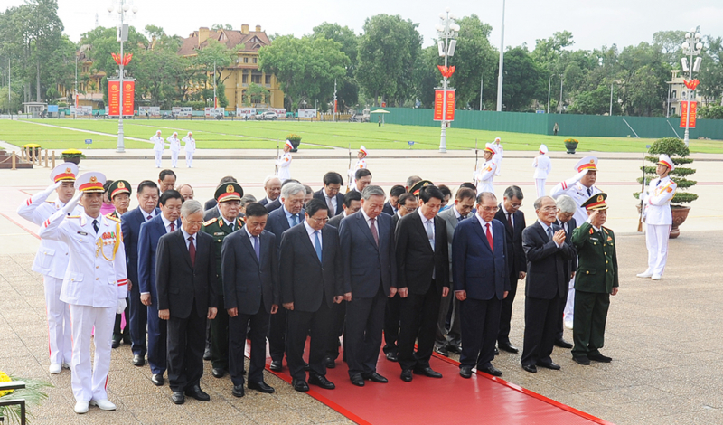 Lãnh đạo Đảng, Nhà nước viếng Chủ tịch Hồ Chí Minh và các Anh hùng liệt sĩ -0