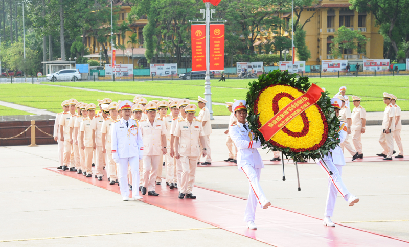 Lãnh đạo Đảng, Nhà nước viếng Chủ tịch Hồ Chí Minh và các Anh hùng liệt sĩ -0