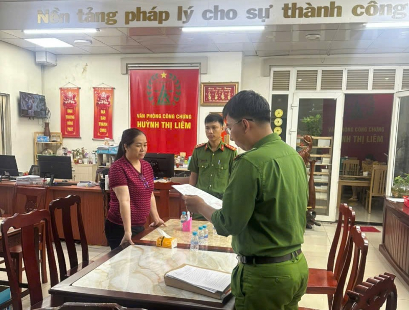 Bắt giam Trưởng văn phòng công chứng cùng đồng phạm lừa đảo, chiếm đoạt tài sản -0