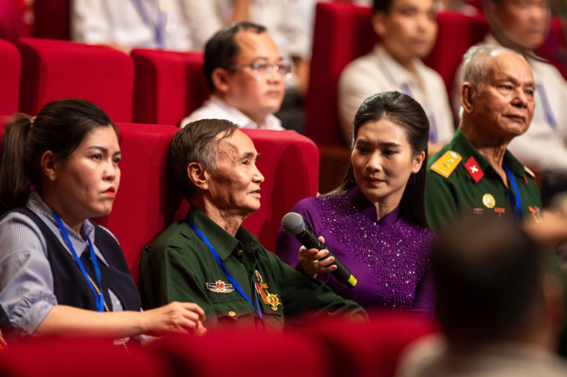 Có những người không ai nhớ mặt, đặt tên đã làm nên đất nước -0