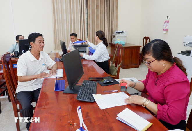 Nghiêm túc phê bình các địa phương chậm kiện toàn nhân sự chủ chốt -0