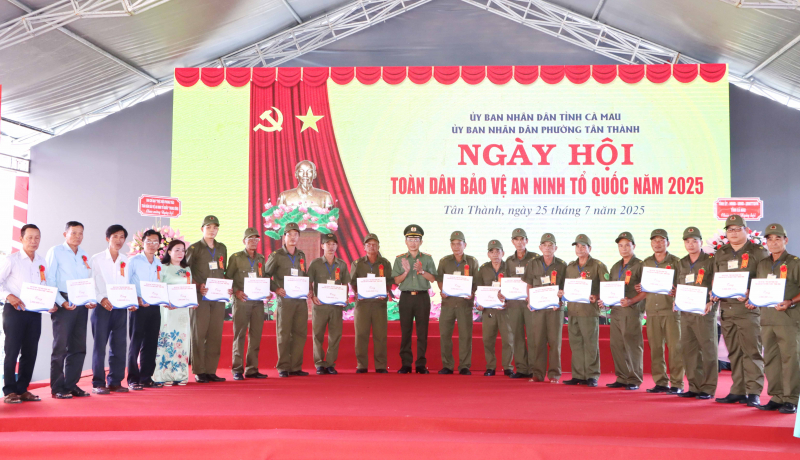 Xây dựng phong trào phải hợp lòng dân, vì lợi ích của nhân dân -0