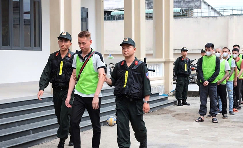 Bẫy người từ xứ sở chùa tháp -0