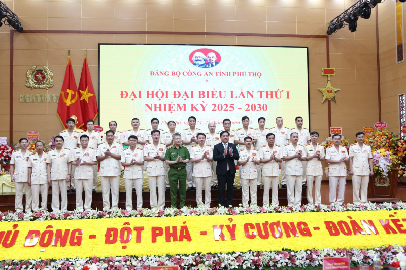 Xây dựng Đảng bộ Công an tỉnh Phú Thọ trong sạch, vững mạnh, đáp ứng yêu cầu công tác -0