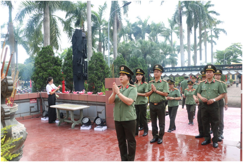 Cục Y tế Bộ Công an dâng hương tưởng niệm các Anh hùng, liệt sĩ -0