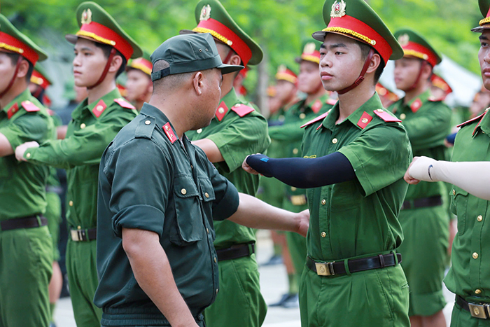 Những bước chân không mỏi -0