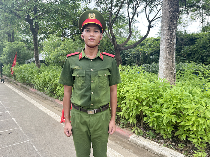 Những bước chân không mỏi -0