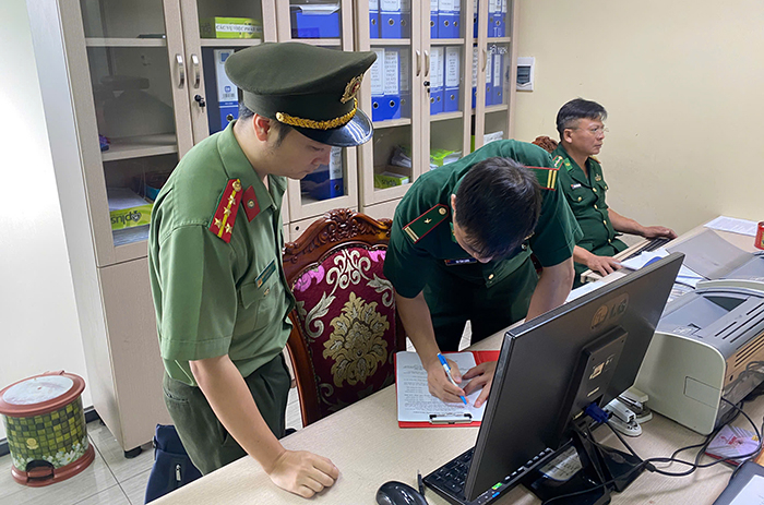 Ngặn chặn hoạt động tổ chức đưa người nước ngoài nhập cảnh trái phép vào Việt Nam -0