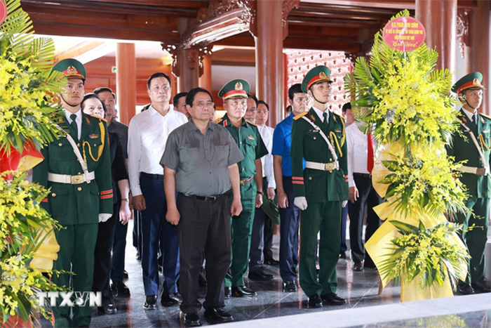 Thủ tướng tri ân các lãnh đạo tiền bối và người có công tại Quảng Trị và Huế -0
