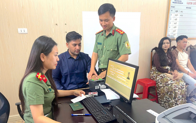 Hà Tĩnh hoàn thành cấp 100% tài khoản định danh điện tử mức 2 cho người nước ngoài -0