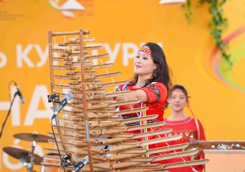 Nghệ sĩ Công an biểu diễn, thu hút đông đảo khán giả tại Quảng trường Đỏ -0
