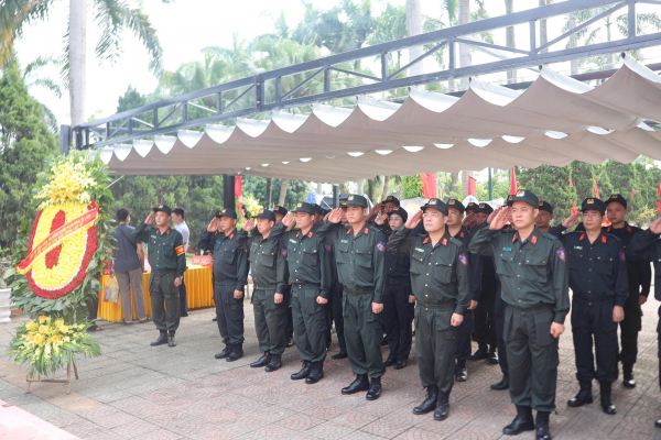 Công an các đơn vị, địa phương tiếp tục tri ân nhân ngày Thương binh - Liệt sĩ -1