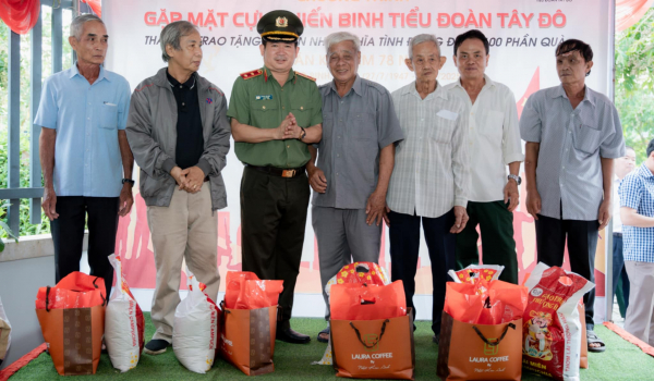 Công an các đơn vị, địa phương tiếp tục tri ân nhân ngày Thương binh - Liệt sĩ -0