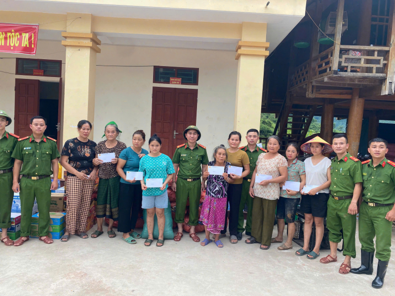 Quân dân đồng lòng khắc phục hậu quả thiên tai -0
