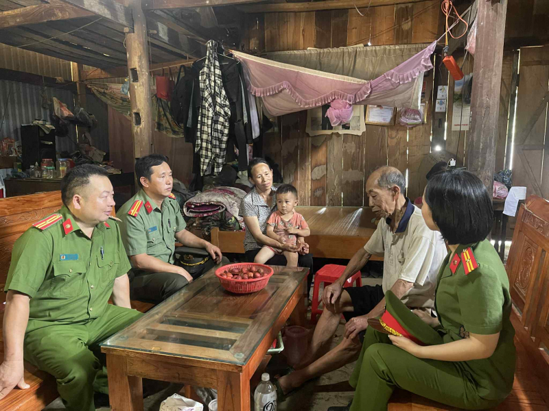 Sĩ Điêng bình yên giữa đại ngàn -0