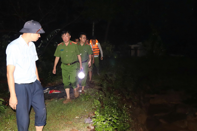 Công an Sơn La chủ động phòng chống thiên tai và giúp người dân khắc phục hậu quả mưa lũ -0