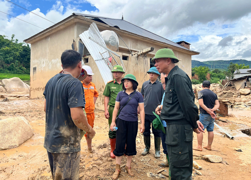 Công an Sơn La chủ động phòng chống thiên tai và giúp người dân khắc phục hậu quả mưa lũ -0