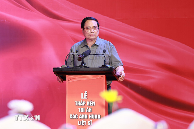 Thủ tướng dự Lễ thắp nến tri ân các anh hùng liệt sỹ tại Nghĩa trang Trường Sơn -0