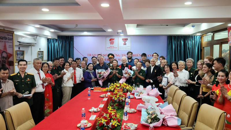 Đại học Texas - Hoa kỳ trao hồ sơ chứng tích chiến tranh cho Việt Nam  -0