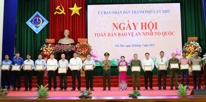 Phong trào Toàn dân bảo vệ An ninh Tổ quốc tại Cần Thơ ngày càng đi vào chiều sâu và lan toả -2