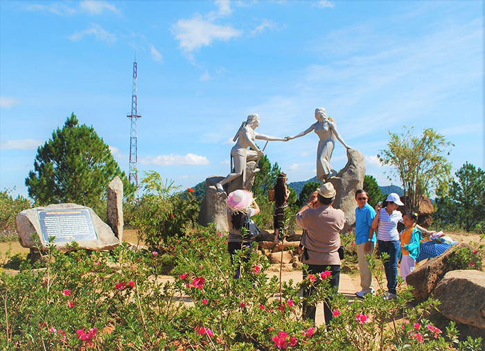 Chuyện tình LangBiang và lời giải thích khác -0