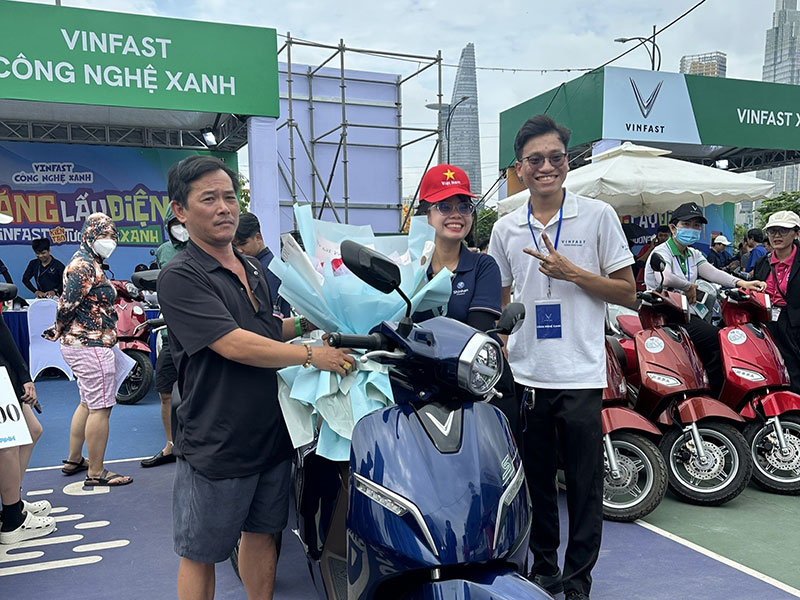 Lý do nhiều người Việt chọn “đổi xăng lấy điện” tại “VinFast Xanh Fest Icon” -0
